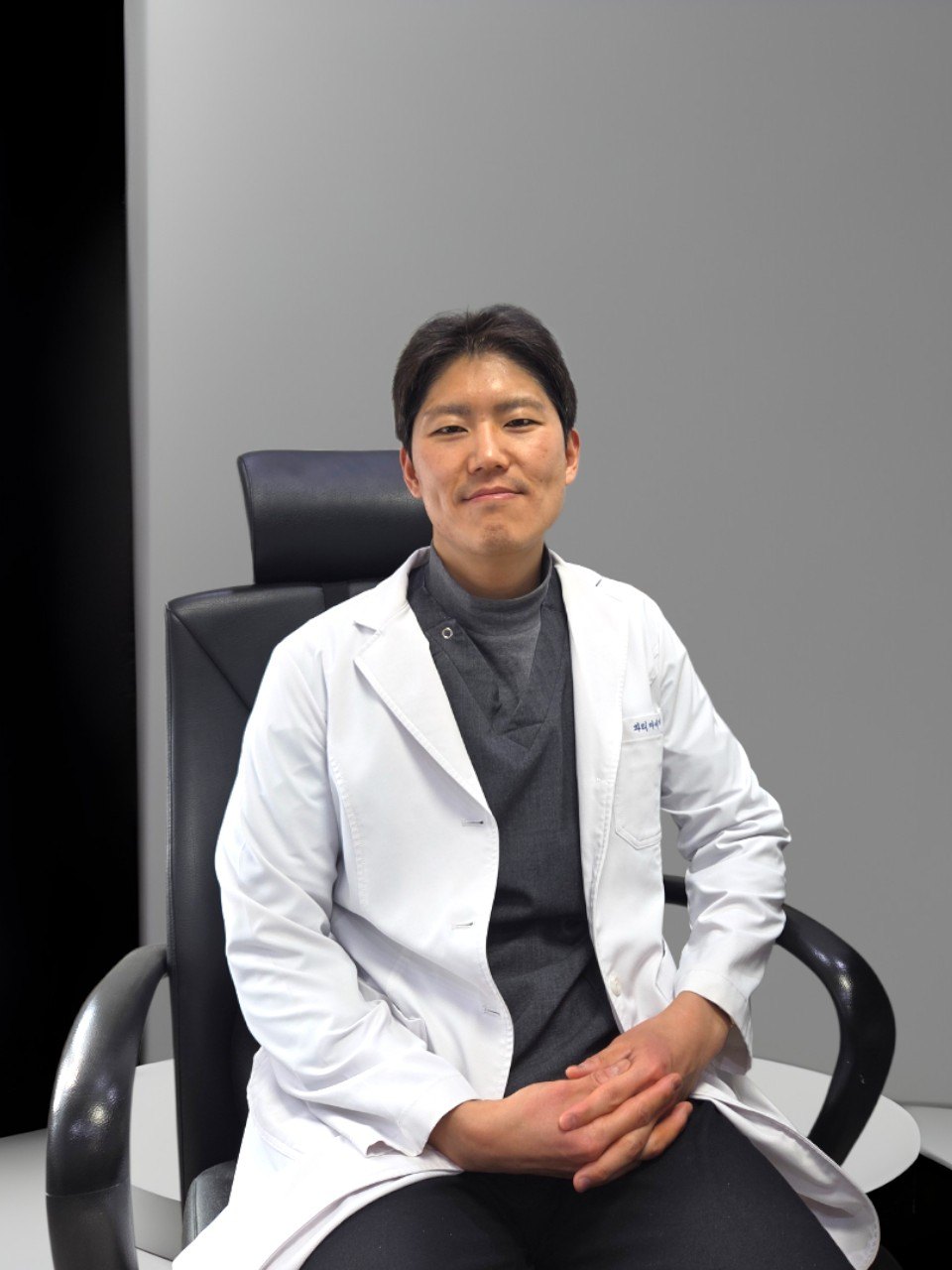 사진-4과장님2 배경1 (4).jpg